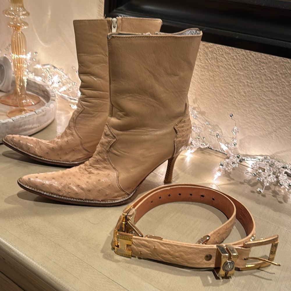 Los altos western Boots women size 8 with a belt.
